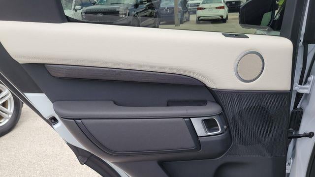2023 Land Rover Discovery P360 Metropolitan Edition