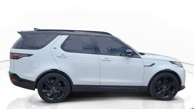 2023 Land Rover Discovery P360 Metropolitan Edition