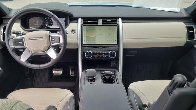2023 Land Rover Discovery P360 Metropolitan Edition