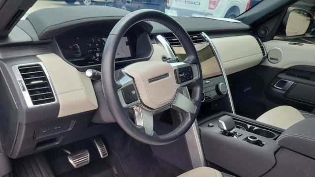 2023 Land Rover Discovery P360 Metropolitan Edition