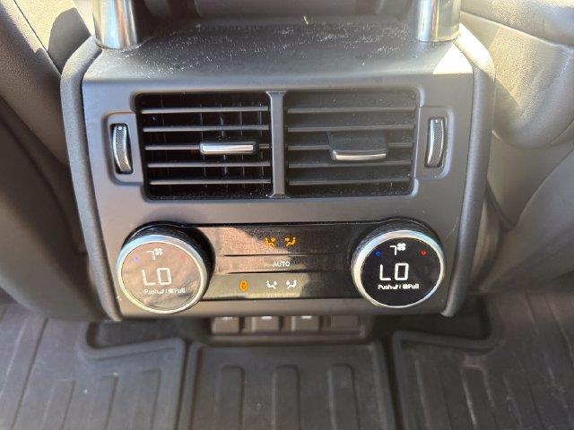 2023 Land Rover Discovery - $33,599