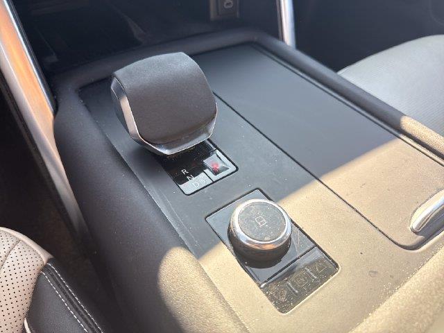 2023 Land Rover Discovery - $33,599