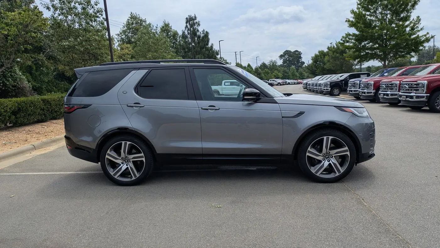 2023 Land Rover Discovery P360 Metropolitan Edition