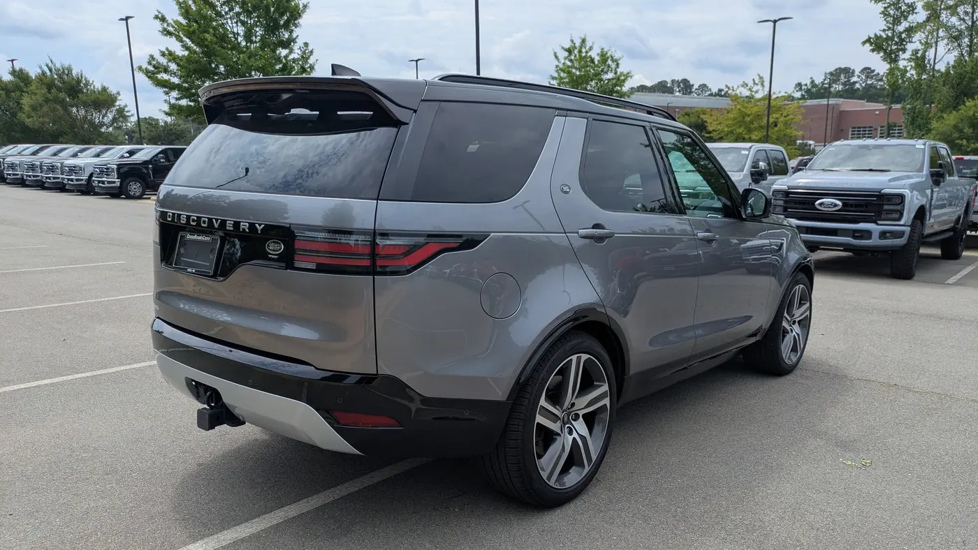 2023 Land Rover Discovery P360 Metropolitan Edition