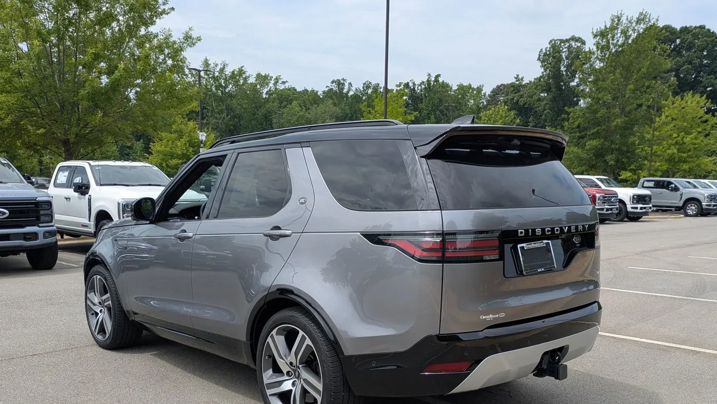2023 Land Rover Discovery P360 Metropolitan Edition