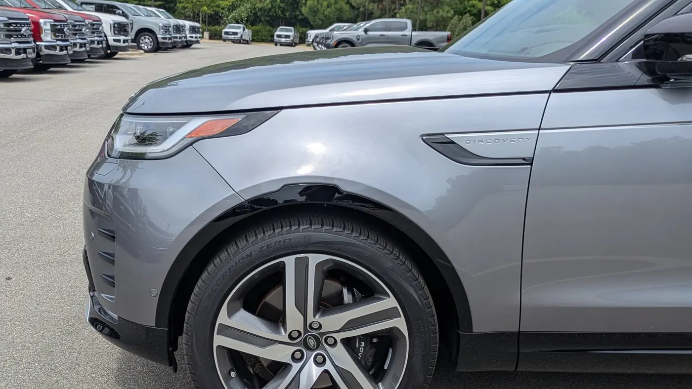 2023 Land Rover Discovery P360 Metropolitan Edition