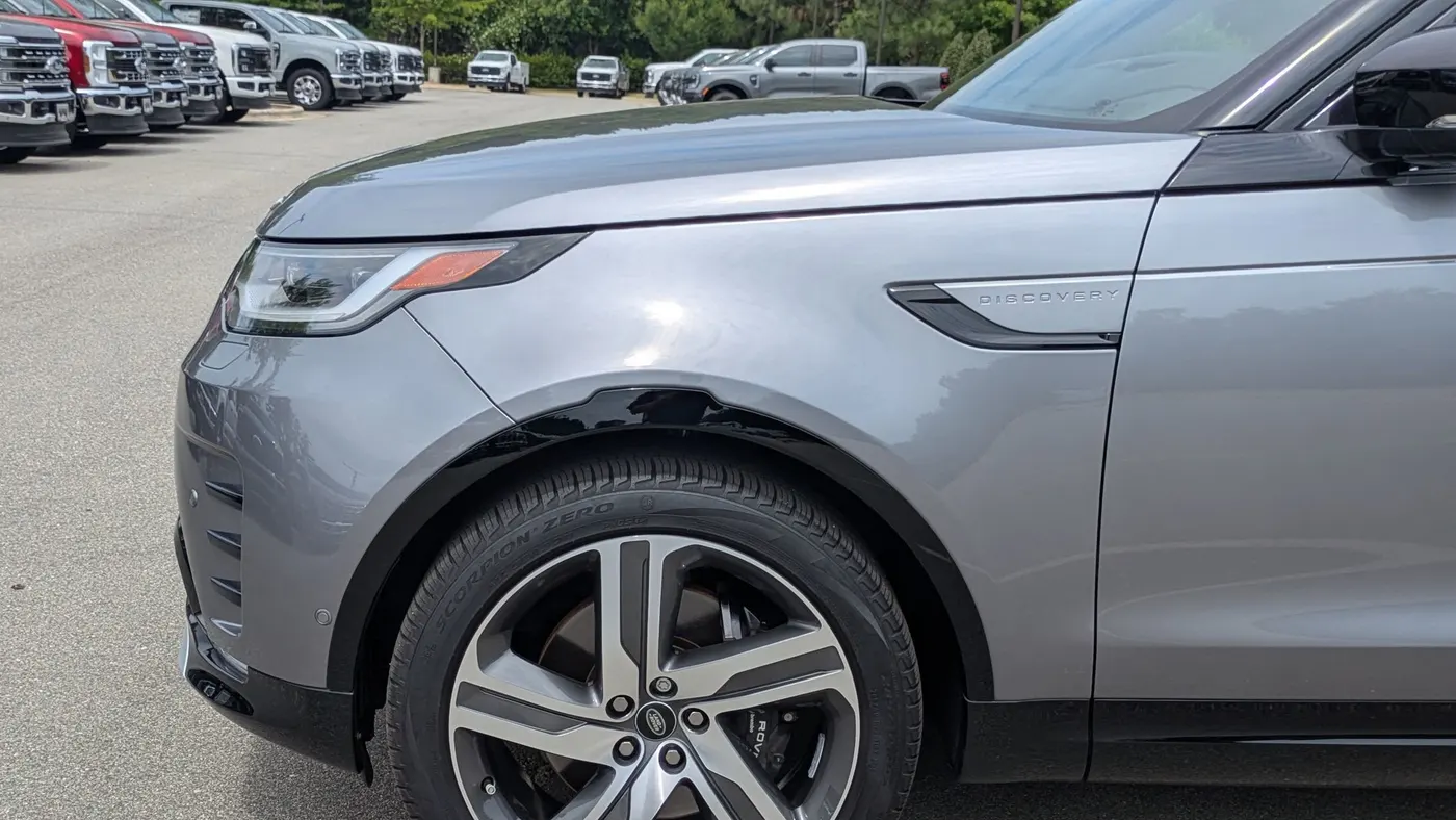 2023 Land Rover Discovery P360 Metropolitan Edition