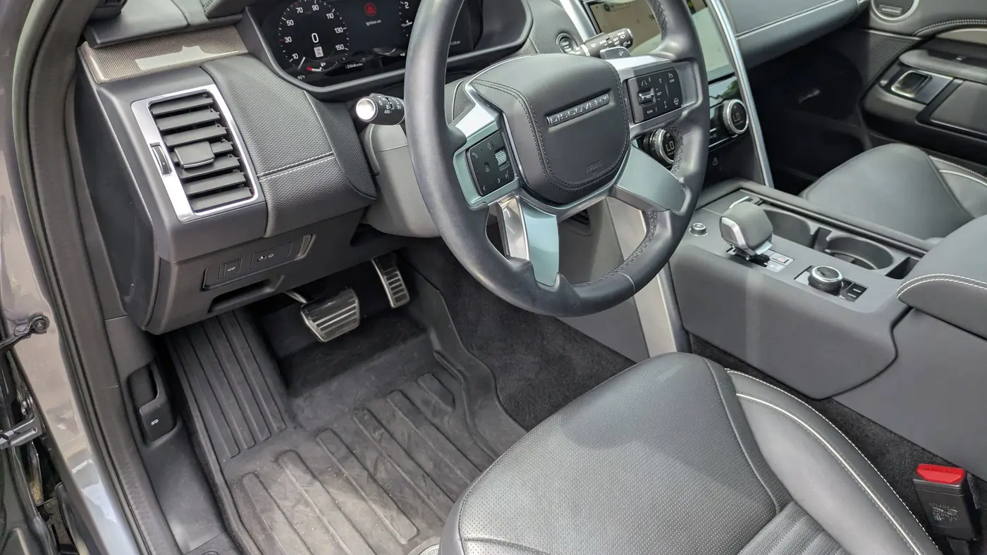 2023 Land Rover Discovery P360 Metropolitan Edition