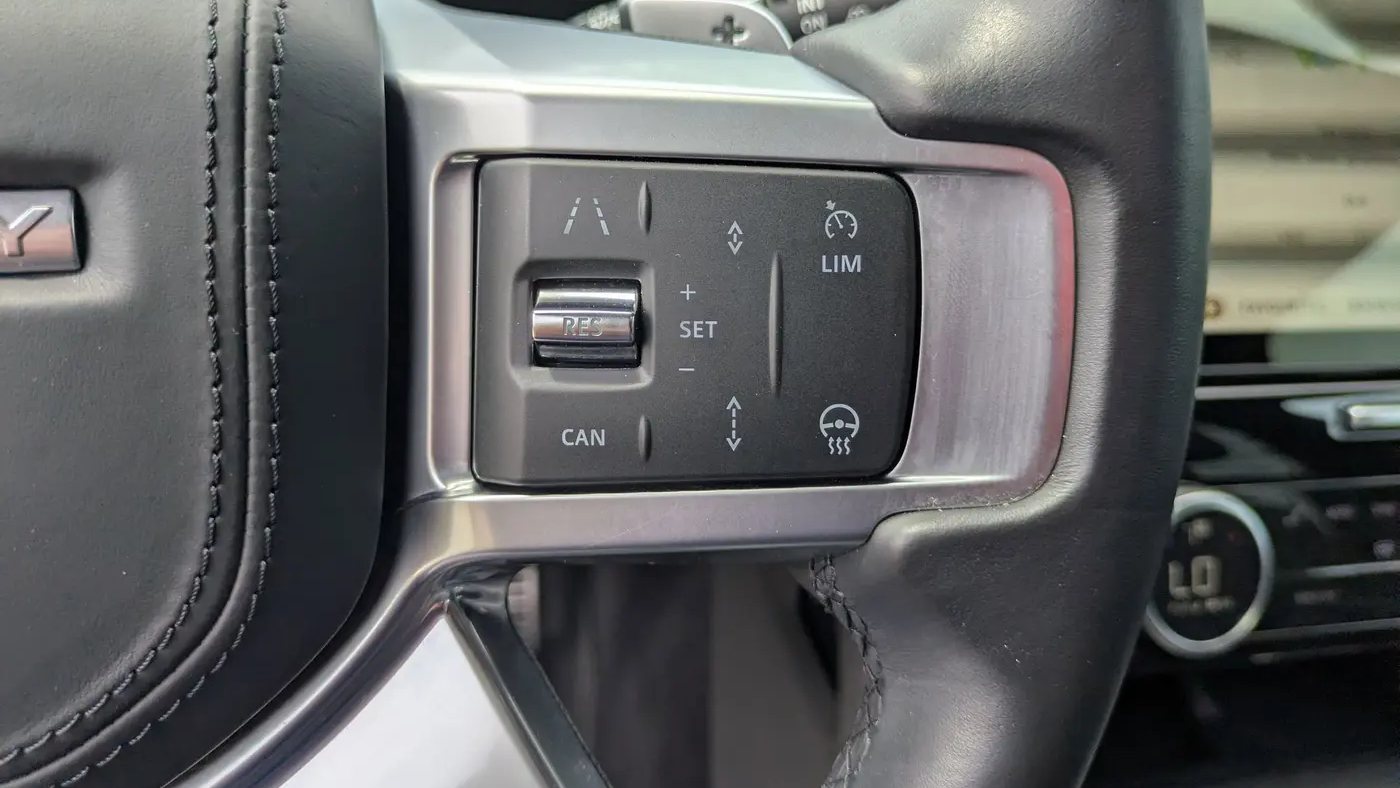 2023 Land Rover Discovery P360 Metropolitan Edition