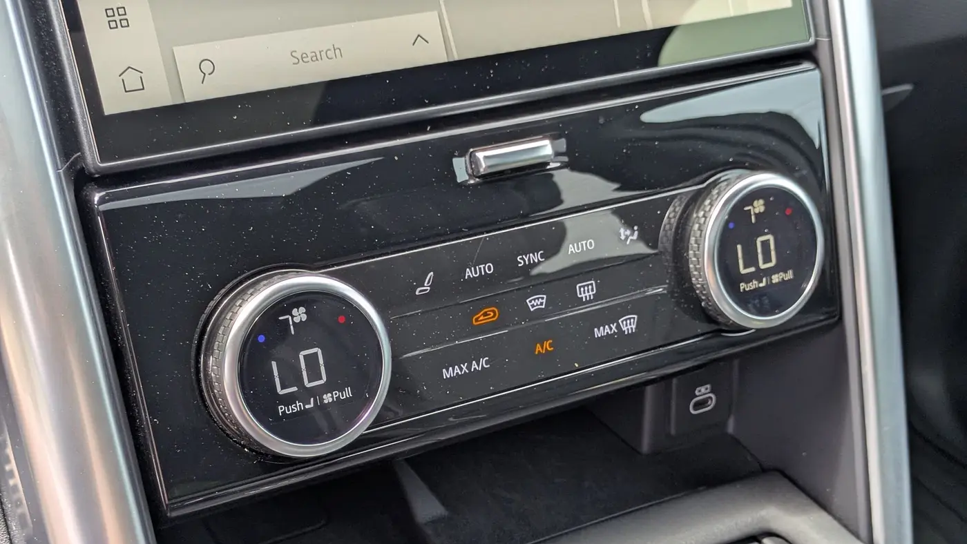2023 Land Rover Discovery P360 Metropolitan Edition