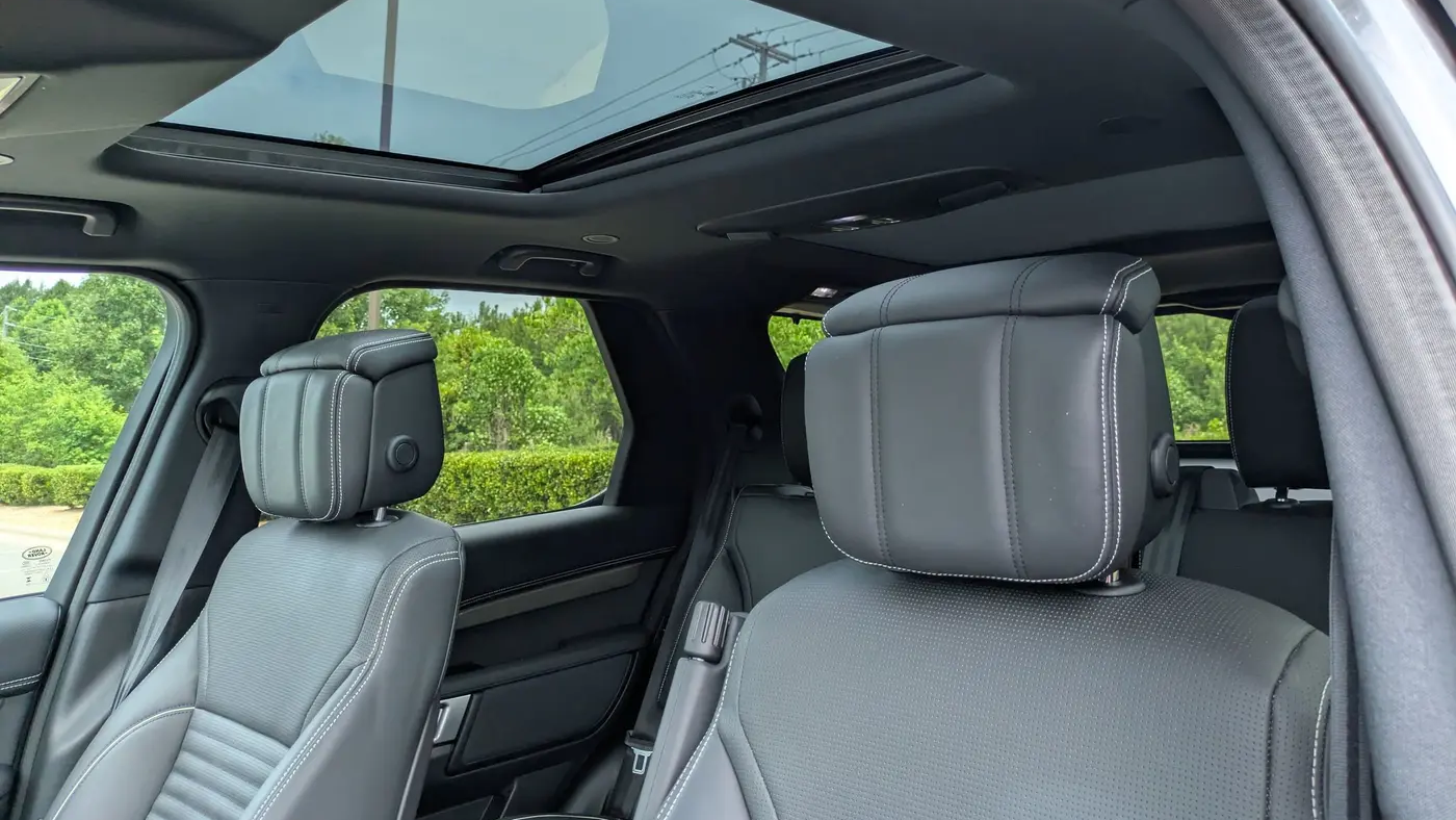 2023 Land Rover Discovery P360 Metropolitan Edition