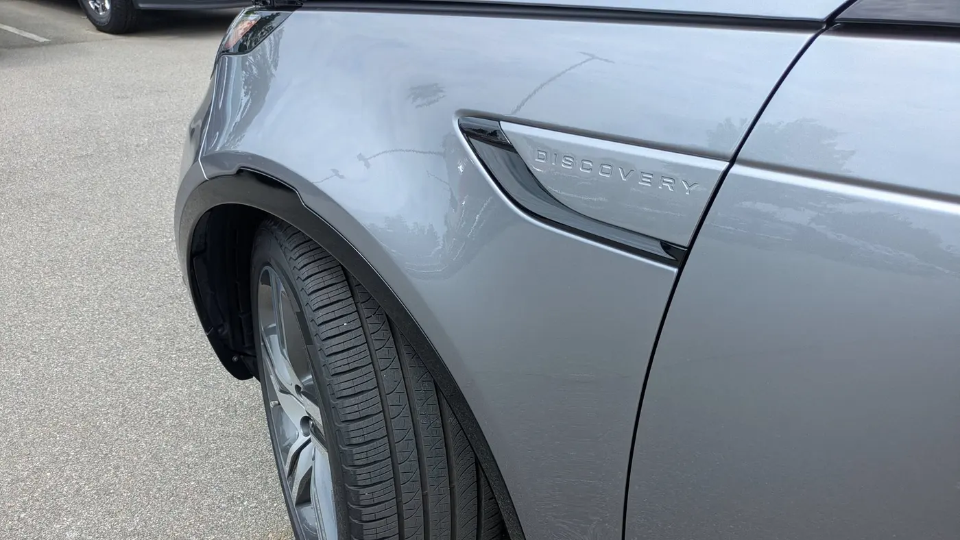 2023 Land Rover Discovery P360 Metropolitan Edition