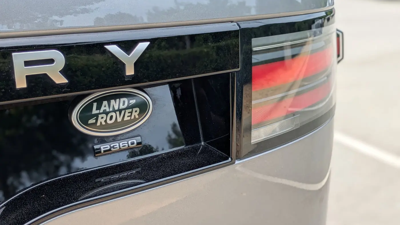 2023 Land Rover Discovery P360 Metropolitan Edition