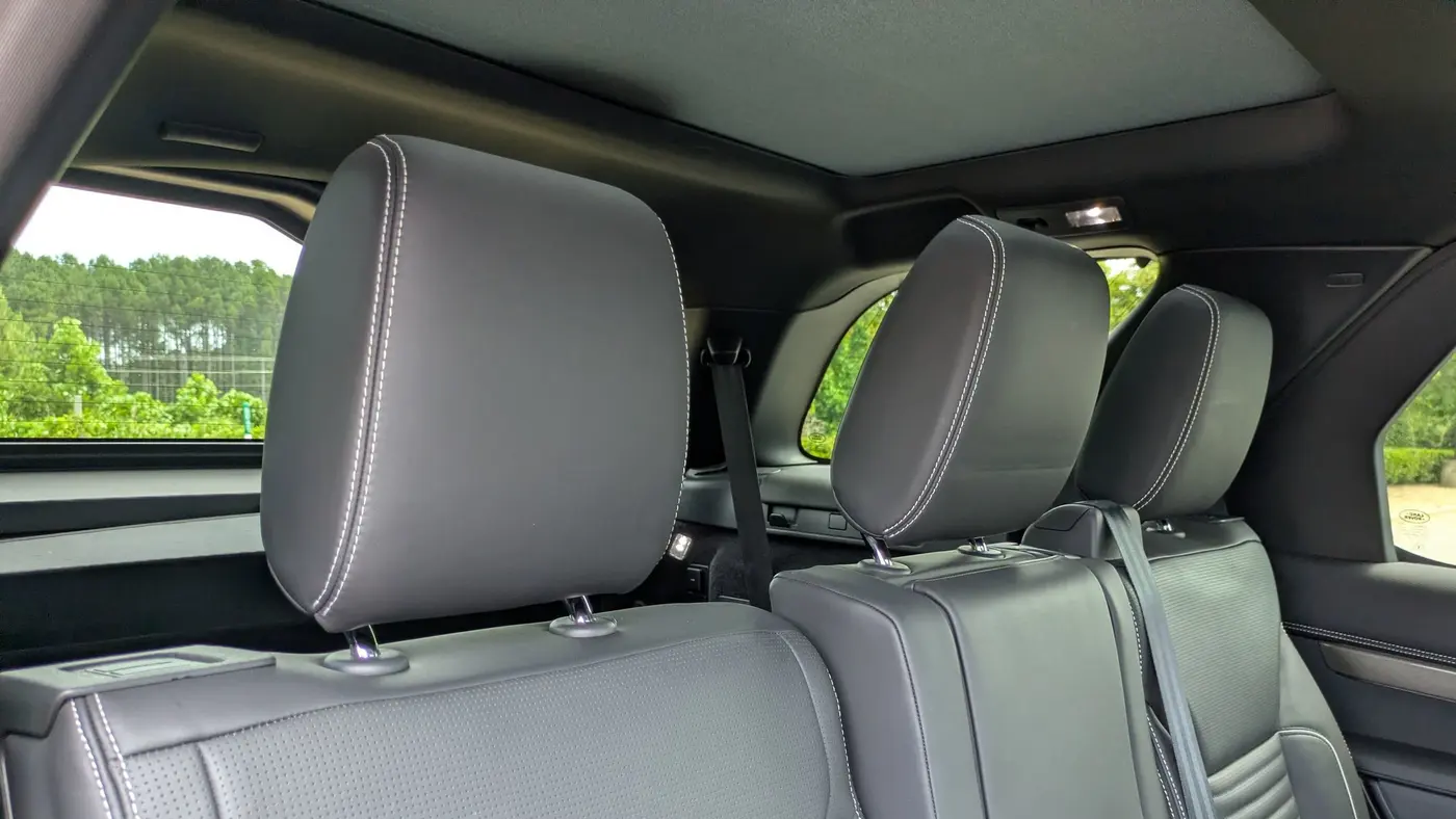 2023 Land Rover Discovery P360 Metropolitan Edition