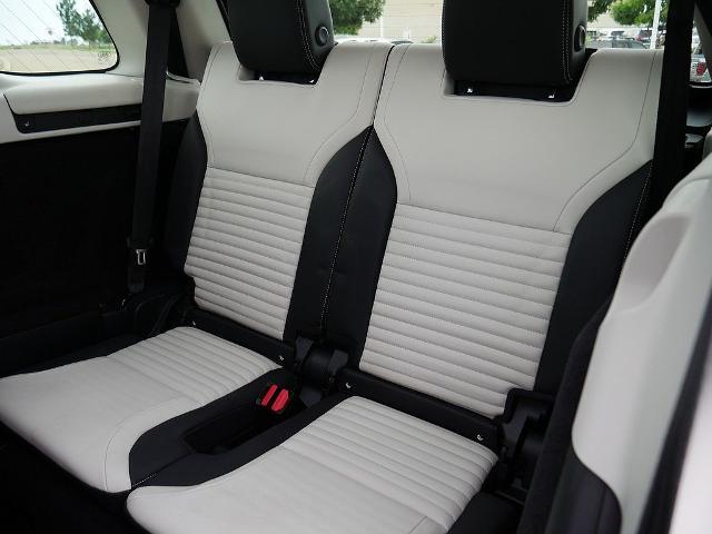 2025 Land Rover Discovery - $60,966