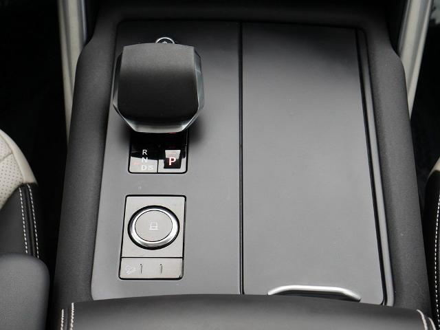 2025 Land Rover Discovery - $60,966