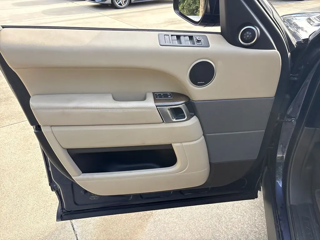 2017 Land Rover Range Rover Sport - $14,000