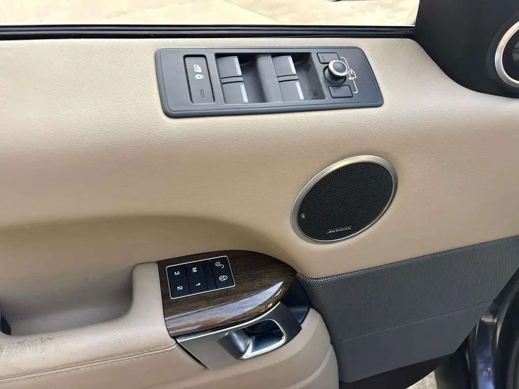 2017 Land Rover Range Rover Sport - $14,000