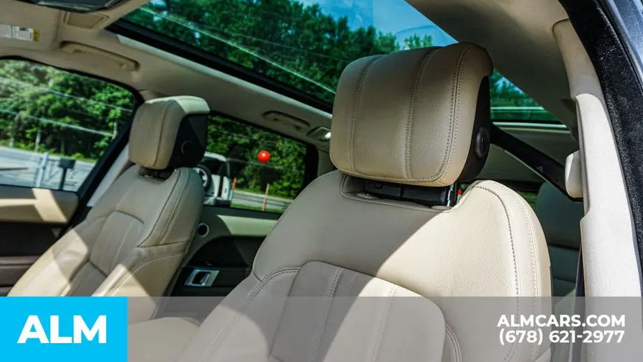 2020 Land Rover Range Rover Sport SE