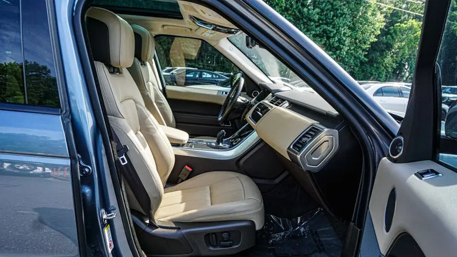 2020 Land Rover Range Rover Sport SE