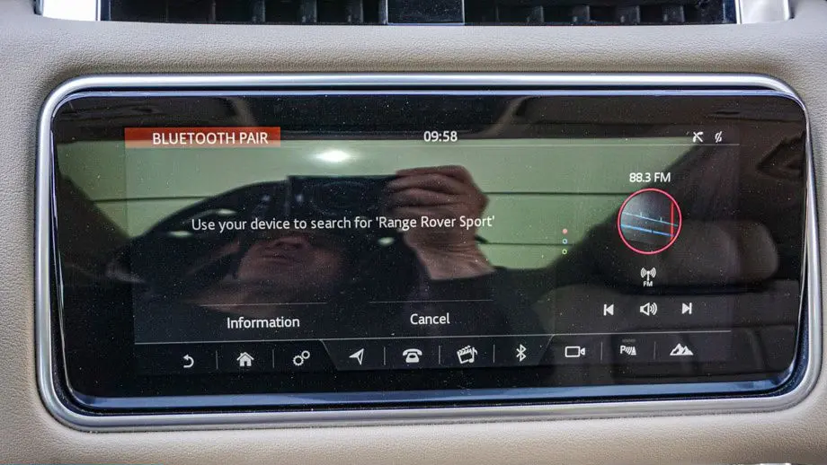 2020 Land Rover Range Rover Sport SE