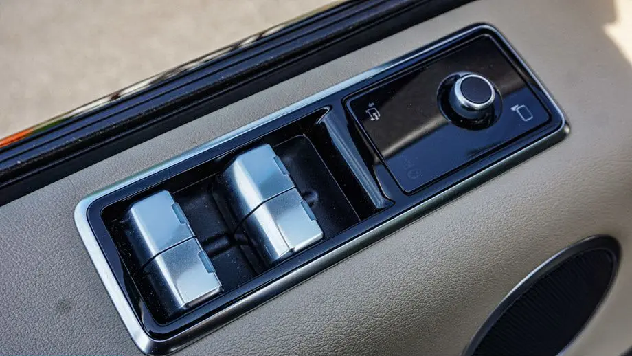 2020 Land Rover Range Rover Sport SE