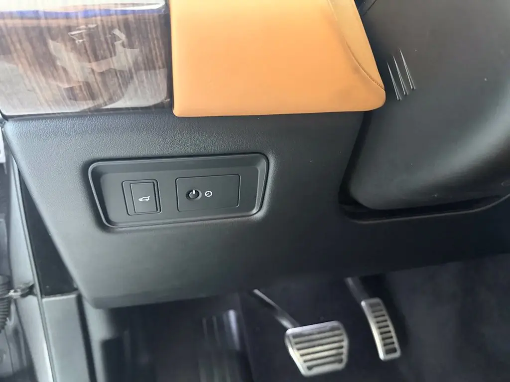 2018 Land Rover Range Rover Sport - $22,950