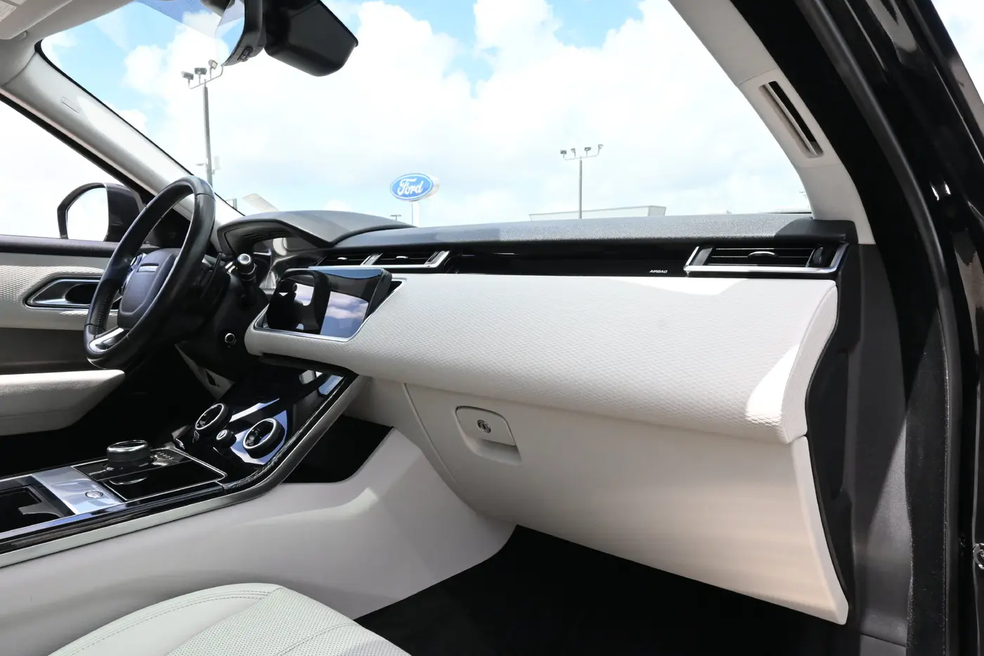 2020 Land Rover Range Rover Velar - $22,925