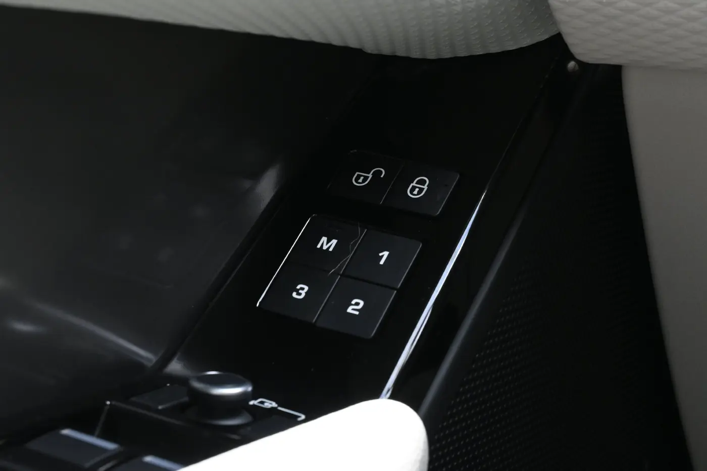 2020 Land Rover Range Rover Velar - $22,925