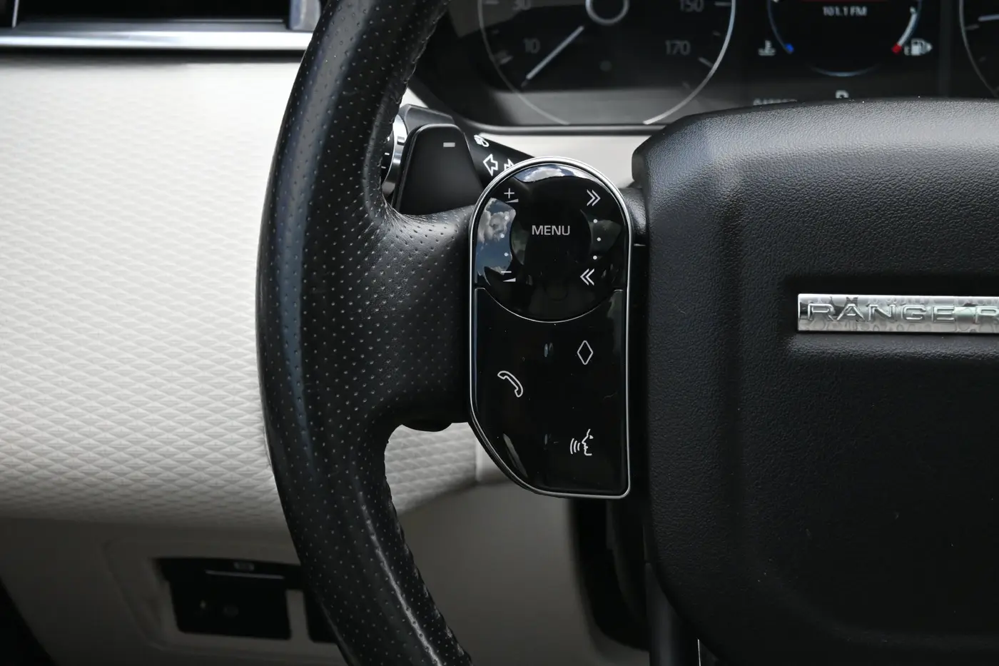 2020 Land Rover Range Rover Velar - $22,925