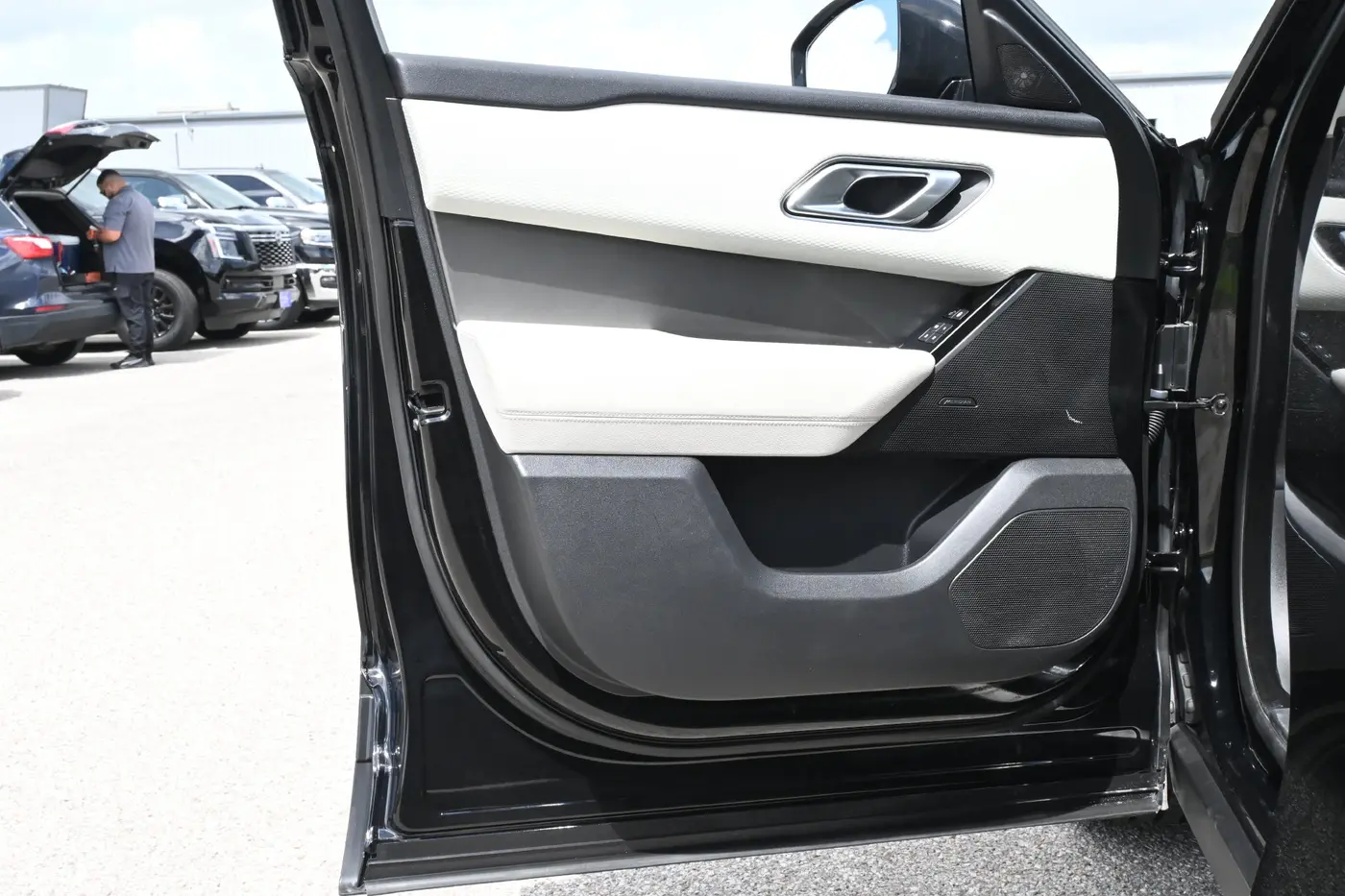2020 Land Rover Range Rover Velar - $22,925