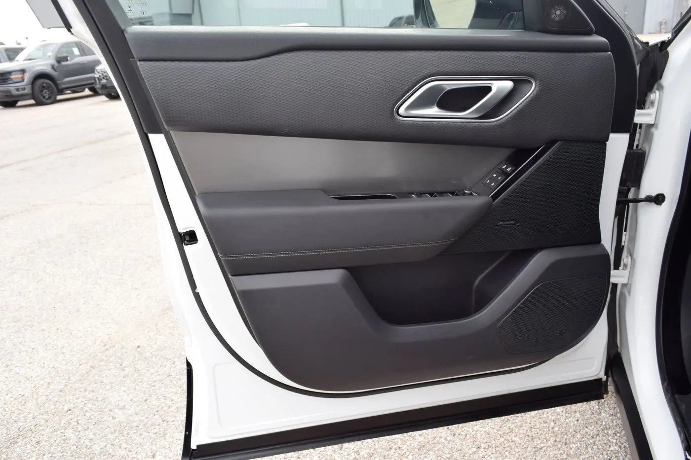 2022 Land Rover Range Rover Velar - $22,525