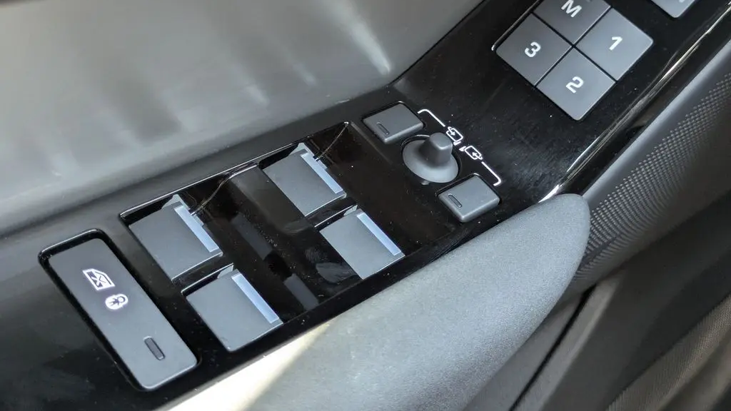 2025 Land Rover Range Rover Velar P250 S