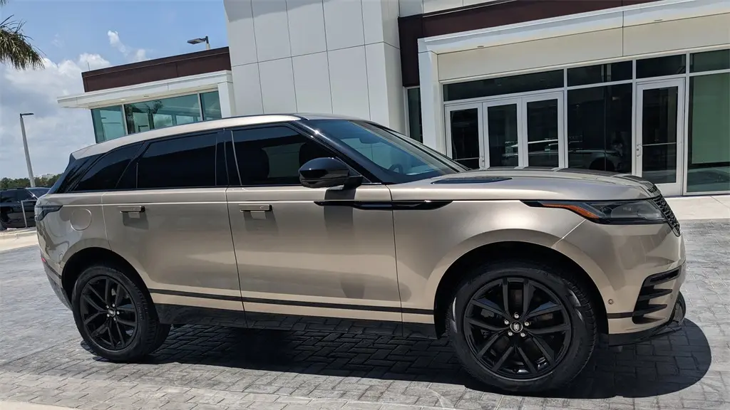 2026 Land Rover Range Rover Velar P250 Dynamic SE