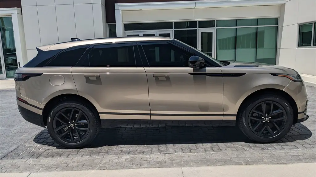 2026 Land Rover Range Rover Velar P250 Dynamic SE