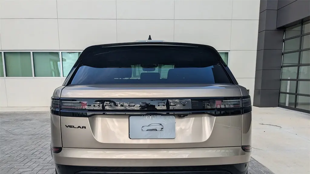 2026 Land Rover Range Rover Velar P250 Dynamic SE