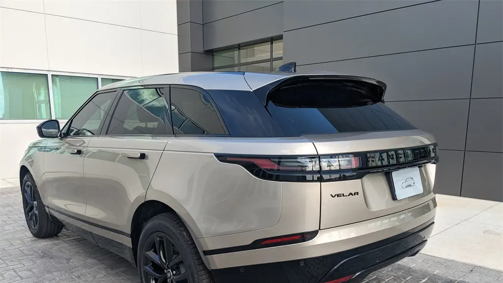 2026 Land Rover Range Rover Velar P250 Dynamic SE