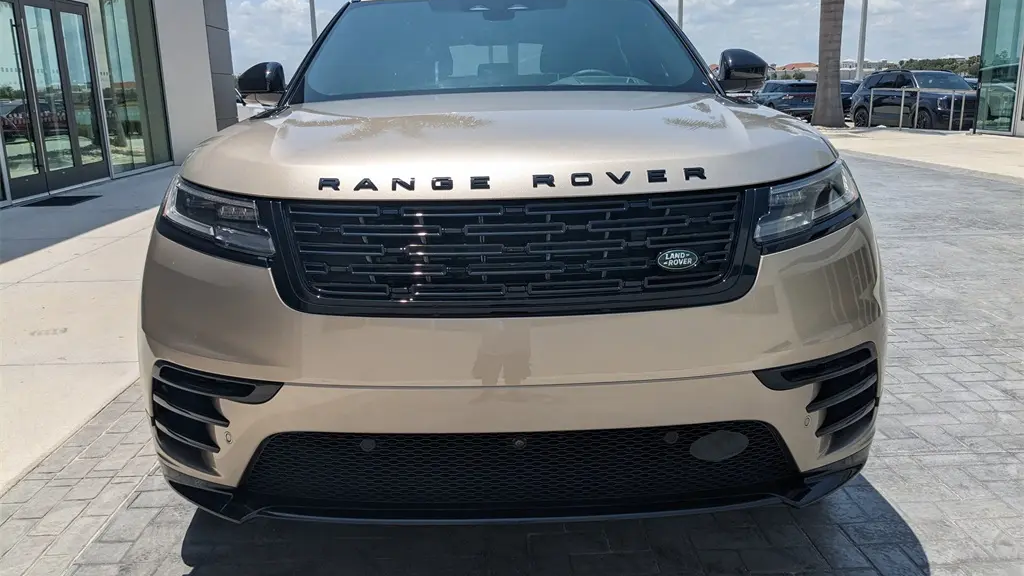 2026 Land Rover Range Rover Velar P250 Dynamic SE