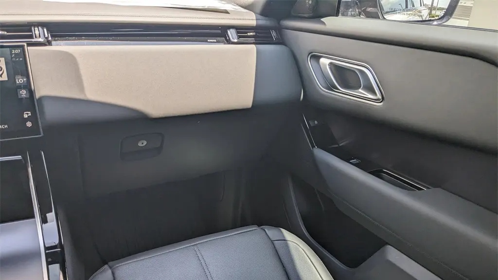 2026 Land Rover Range Rover Velar P250 Dynamic SE