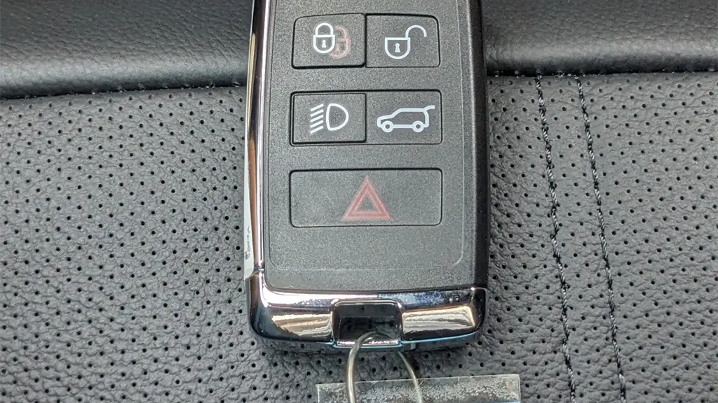 2026 Land Rover Range Rover Velar P250 Dynamic SE