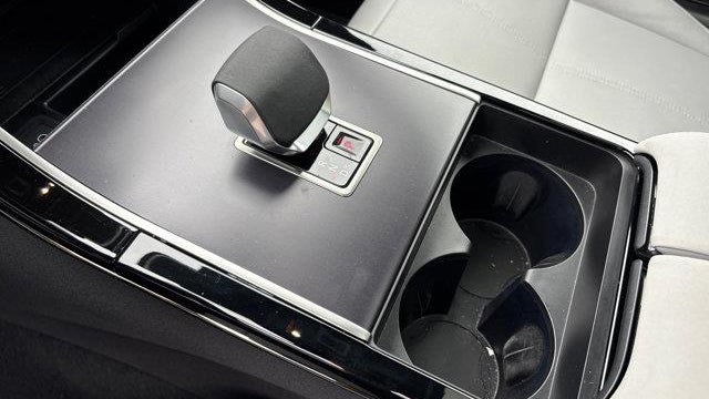 2026 Land Rover Range Rover Velar P250 Dynamic SE