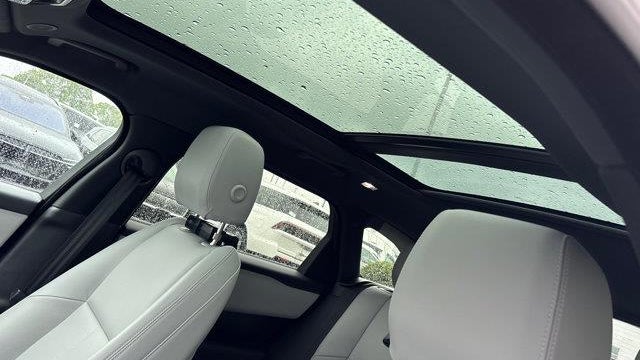 2026 Land Rover Range Rover Velar P250 Dynamic SE