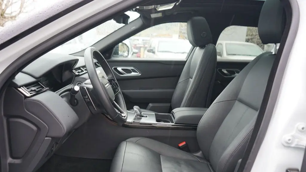 2025 Land Rover Range Rover Velar P250 Dynamic SE