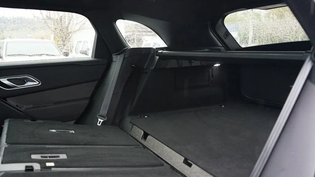2025 Land Rover Range Rover Velar P250 Dynamic SE
