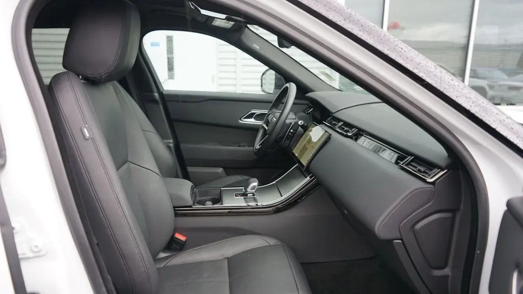 2025 Land Rover Range Rover Velar P250 Dynamic SE