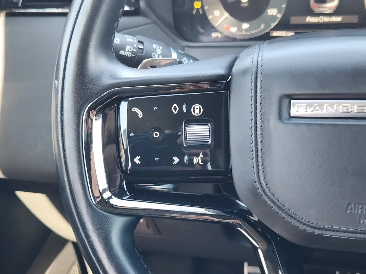 2025 Land Rover Range Rover Velar - $36,701