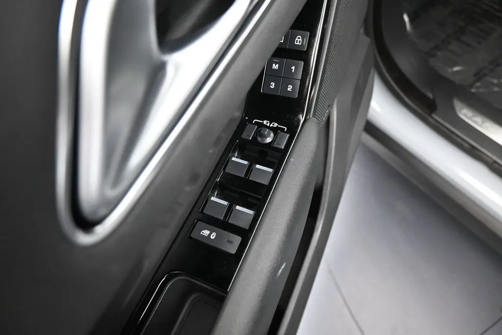 2025 Land Rover Range Rover Velar - $33,990