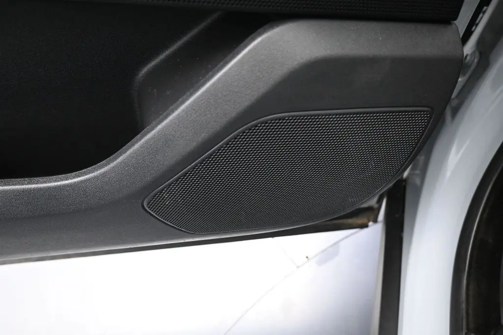 2025 Land Rover Range Rover Velar - $33,990