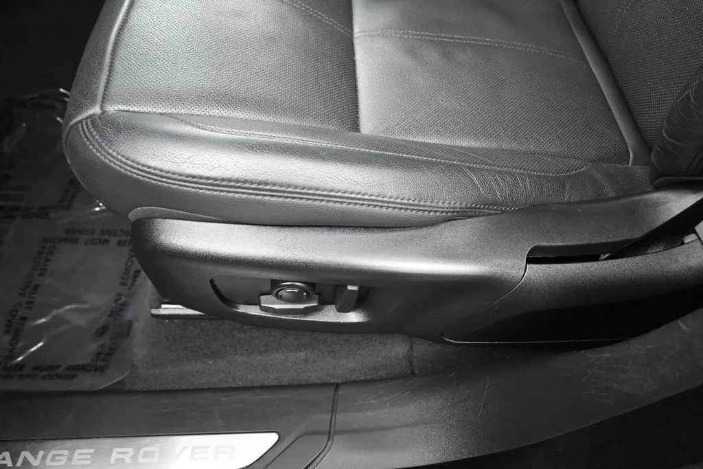 2025 Land Rover Range Rover Velar - $33,990
