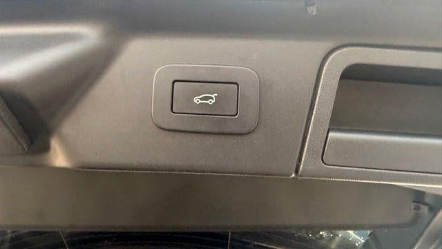 2024 Land Rover Range Rover Velar P250 Dynamic SE